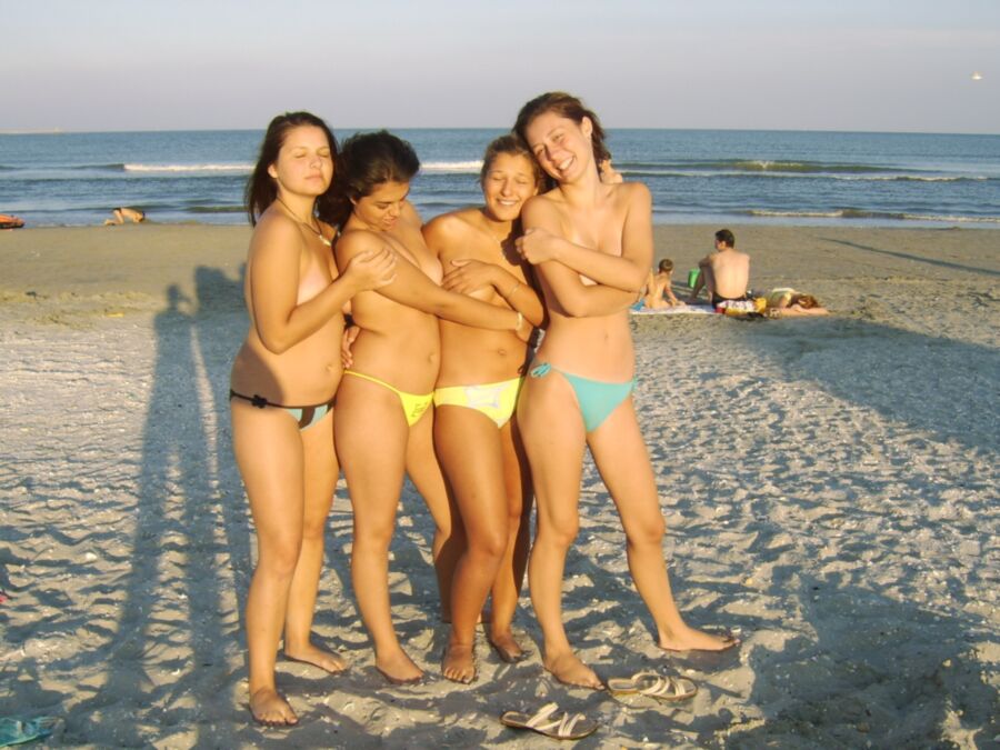 Free porn pics of TOP LESS FRIENDS AT THE BEACH 9 of 16 pics
