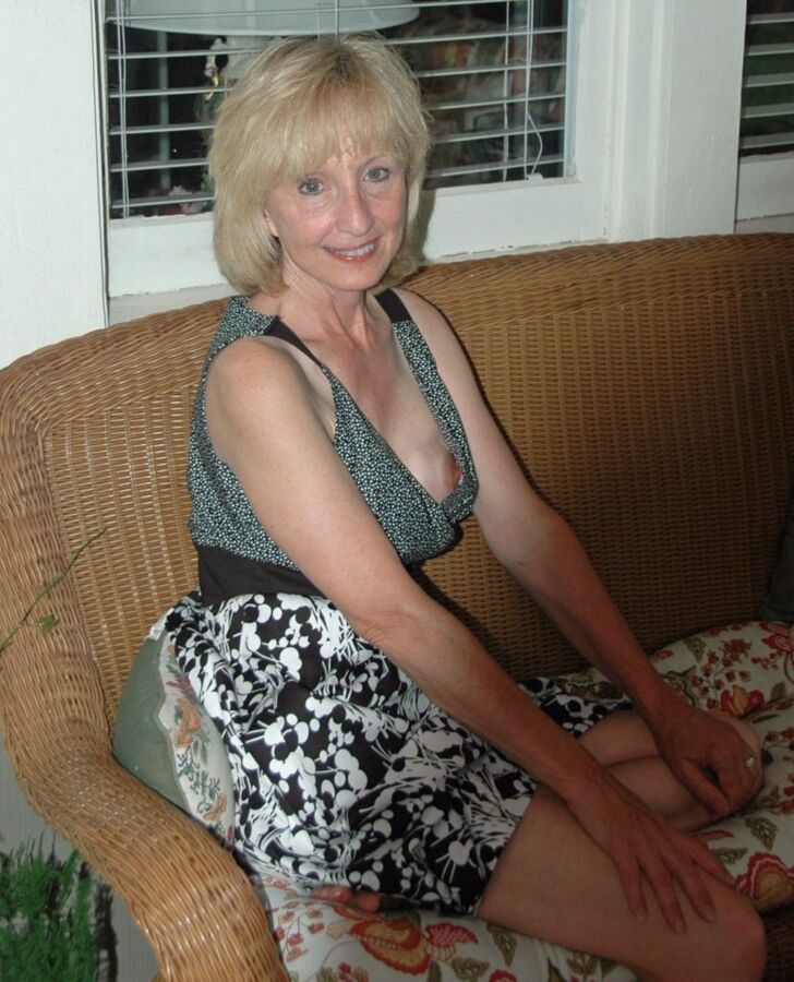 Free porn pics of Mature US MILF Chris of Texas has great legs and tits 11 of 38 pics