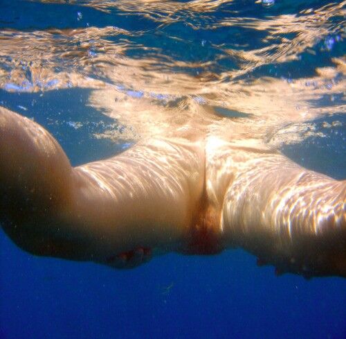 Free porn pics of Underwater nude 2 of 13 pics