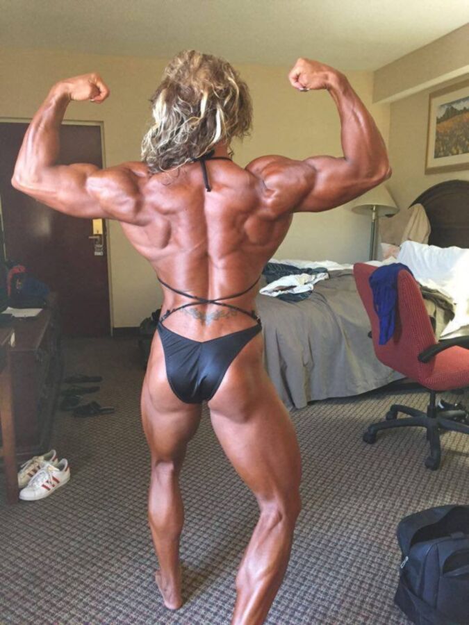 Free porn pics of Theresa Ivancik! Gorgeous Bodybuilding Beauty! 3 of 39 pics