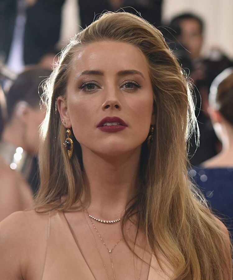 Free porn pics of Amber Heard! Beautiful Young Blonde Actress! 9 of 75 pics