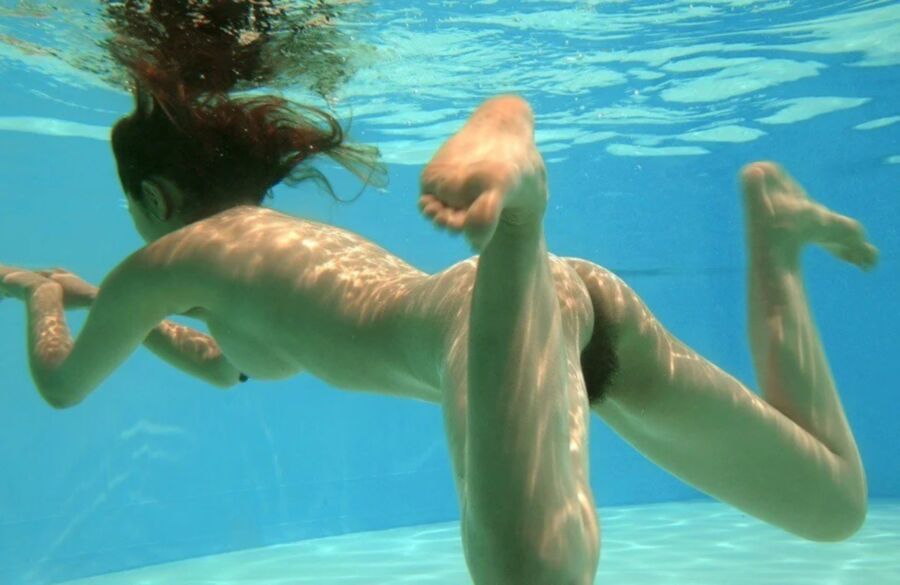 Free porn pics of Underwater nude 10 of 13 pics