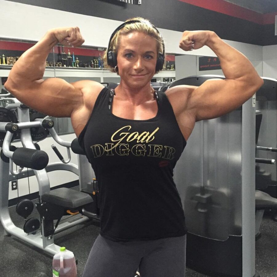 Free porn pics of Theresa Ivancik! Gorgeous Bodybuilding Beauty! 8 of 39 pics