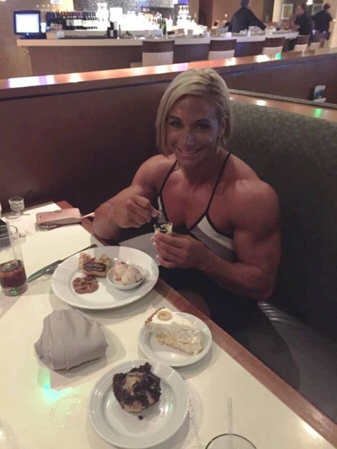 Free porn pics of Theresa Ivancik! Gorgeous Bodybuilding Beauty! 5 of 39 pics