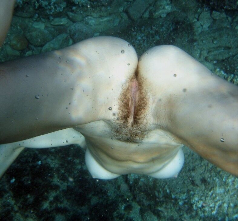 Free porn pics of Underwater nude 3 of 13 pics