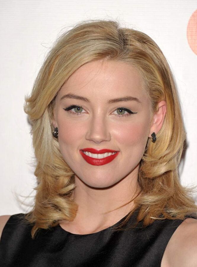 Free porn pics of Amber Heard! Beautiful Young Blonde Actress! 10 of 75 pics