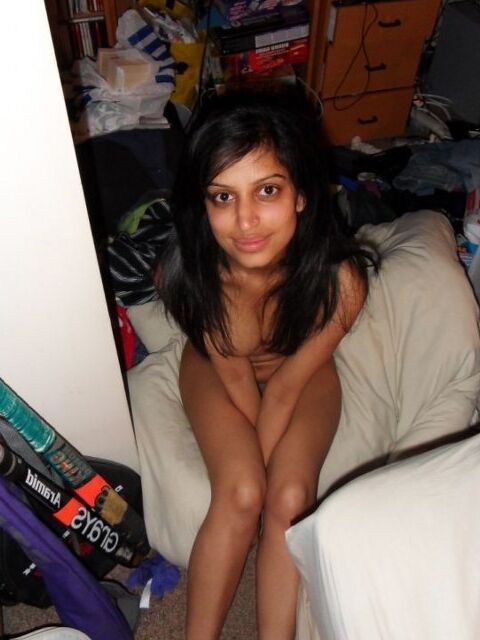 Free porn pics of Indian girl Soorat a whore slut to make famous 4 of 391 pics