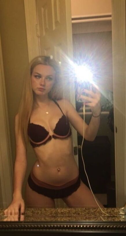 Free porn pics of Teenage slut wants to be a webslut 12 of 20 pics