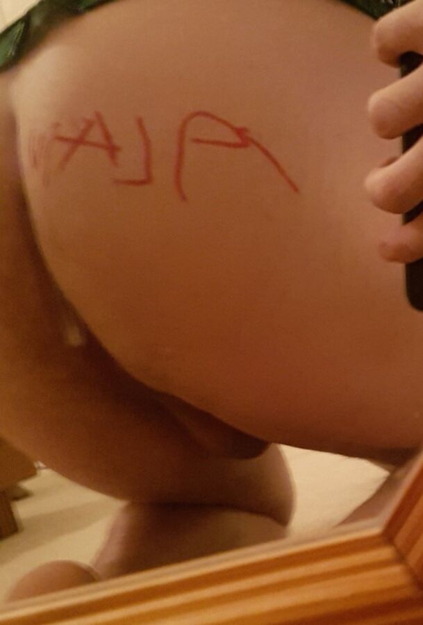 Free porn pics of Bum Fan Sign 3 of 4 pics