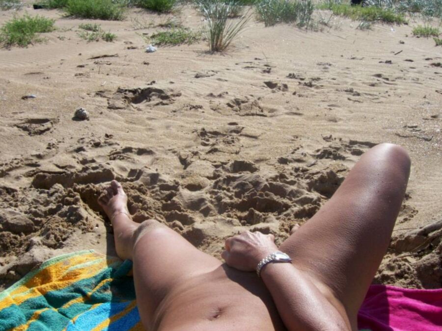 Free porn pics of French slut fucked on the beach 5 of 40 pics