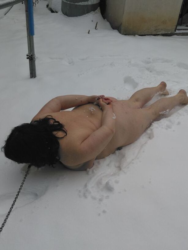 Free porn pics of Outdoors in the snow 8 of 18 pics