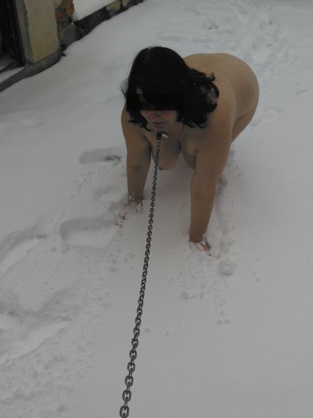 Free porn pics of Outdoors in the snow 3 of 18 pics