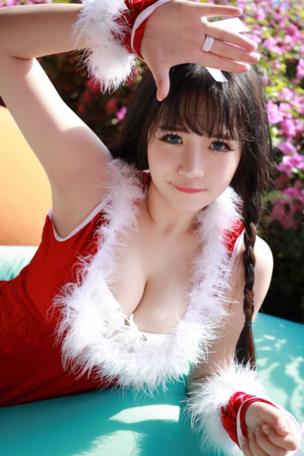 Free porn pics of cute asian xmas teen 6 of 11 pics