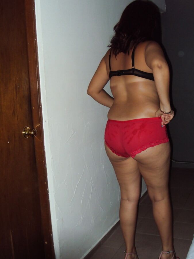 Free porn pics of Una amiga mexicana jugando 1 of 8 pics