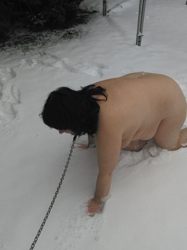 Free porn pics of Outdoors in the snow 9 of 18 pics