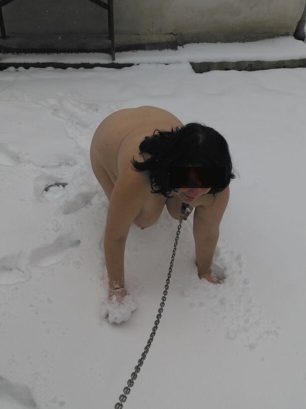 Free porn pics of Outdoors in the snow 1 of 18 pics