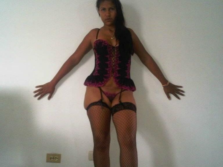 Free porn pics of na mamita bien nalgoncita y sabrosa. 6 of 10 pics