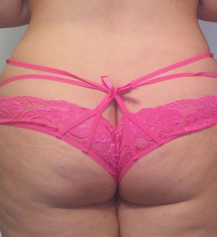 Free porn pics of Owned Slut Tara - Pretty Slut in Pink 2 of 7 pics