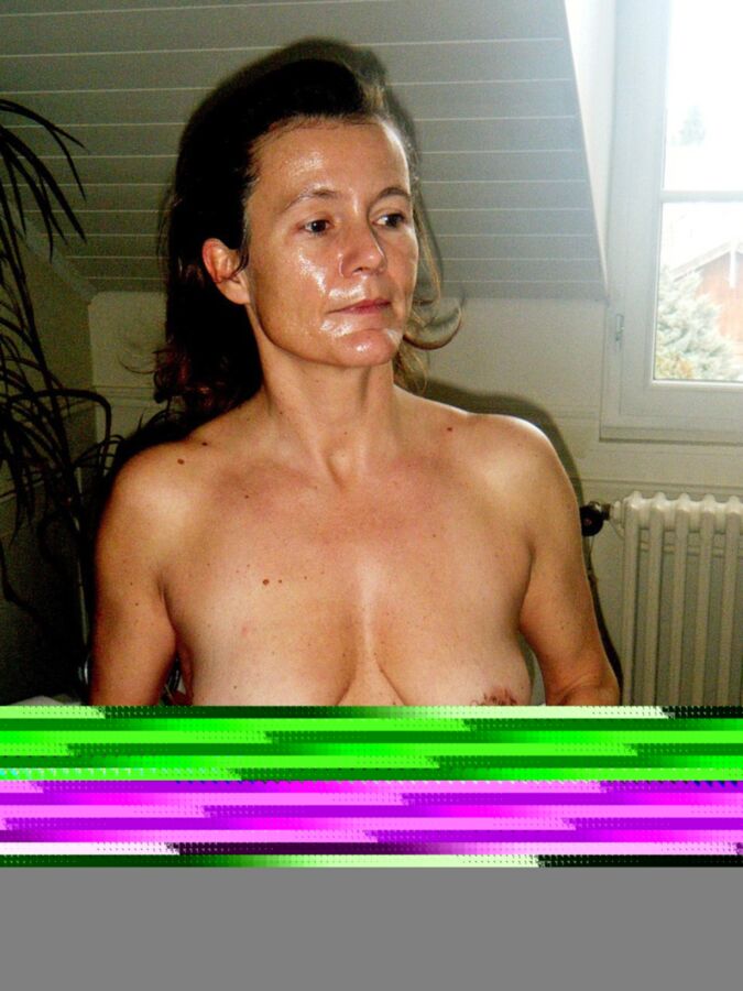 Free porn pics of Mature, hairy French MILF with delightful tits (many vintage) 21 of 41 pics