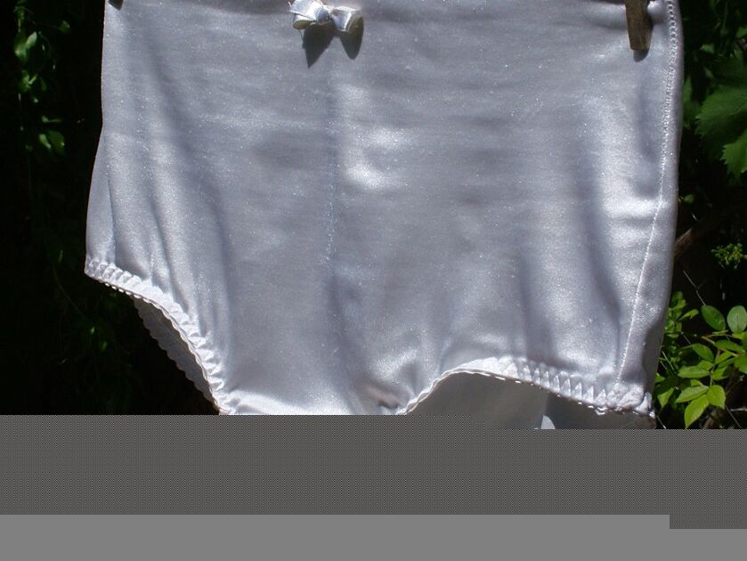 Free porn pics of Panties on Clotheslines 10 of 10 pics