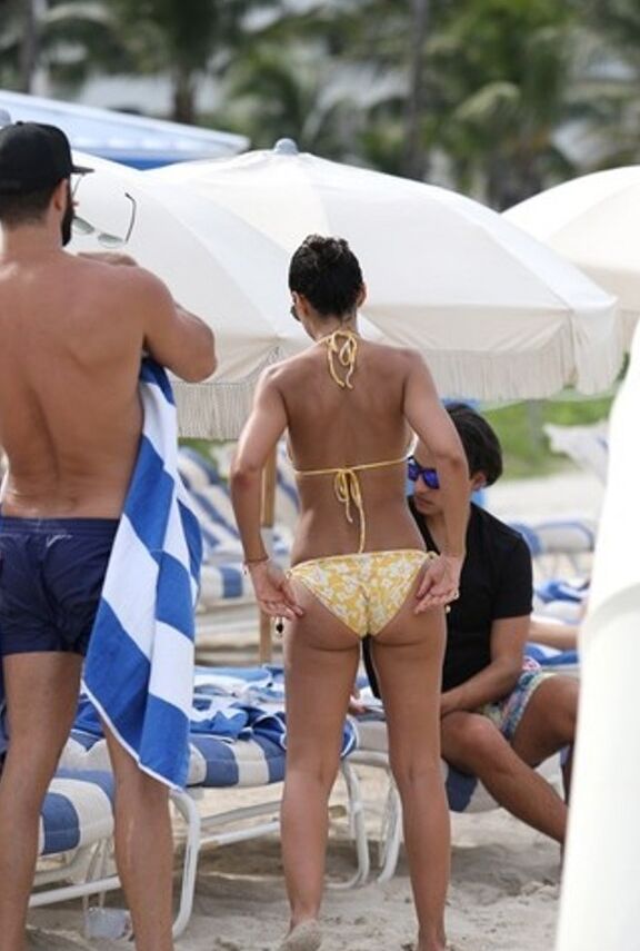 Free porn pics of Emmanuelle Chriqui Ass - Swimsuits 12 of 13 pics