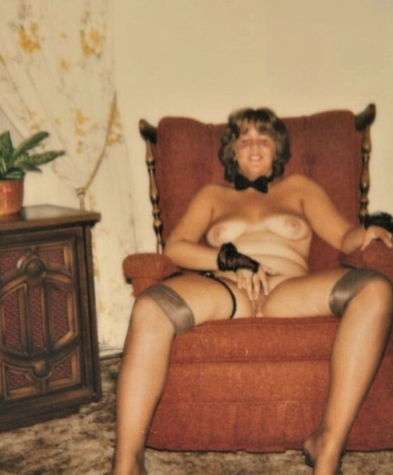 Free porn pics of Hot, Curvy, Amateur Beth---Vintage Polaroids 16 of 46 pics