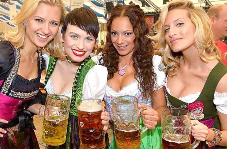 Free porn pics of Fesche Madln im Dirndl zum Hundertfünfundsechszigst `n 7 of 100 pics