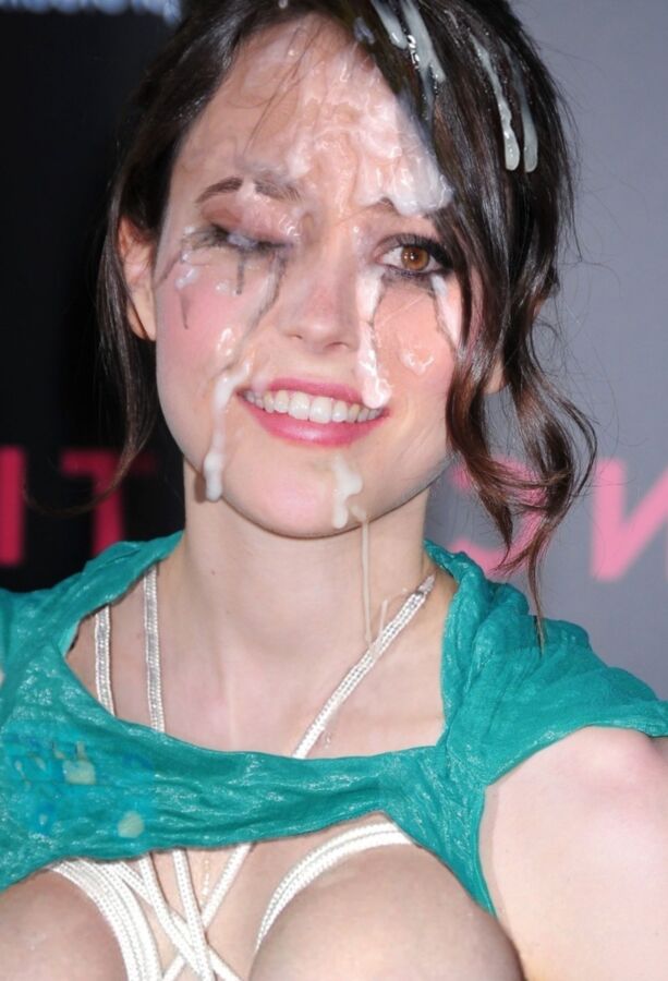 Free porn pics of Ellen Page 8 of 8 pics