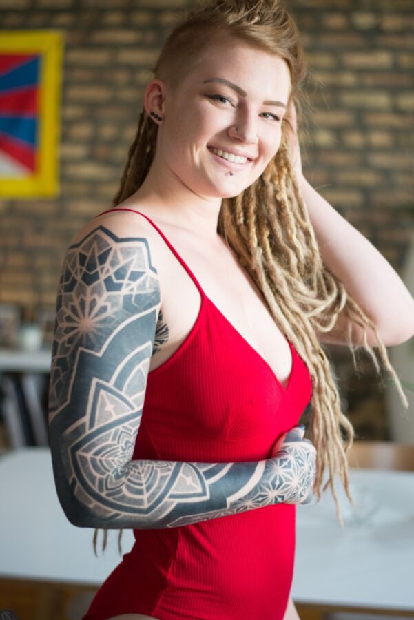 Sierhaus suicide girl