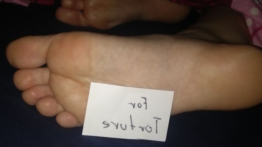 Free porn pics of Susan - tied toes with message 7 of 22 pics