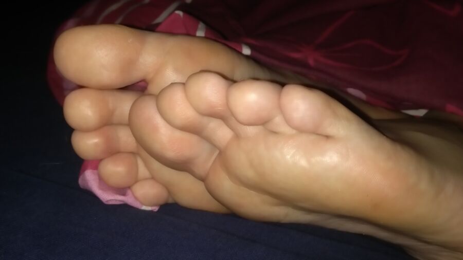 Free porn pics of Susan - tied toes with message 5 of 22 pics