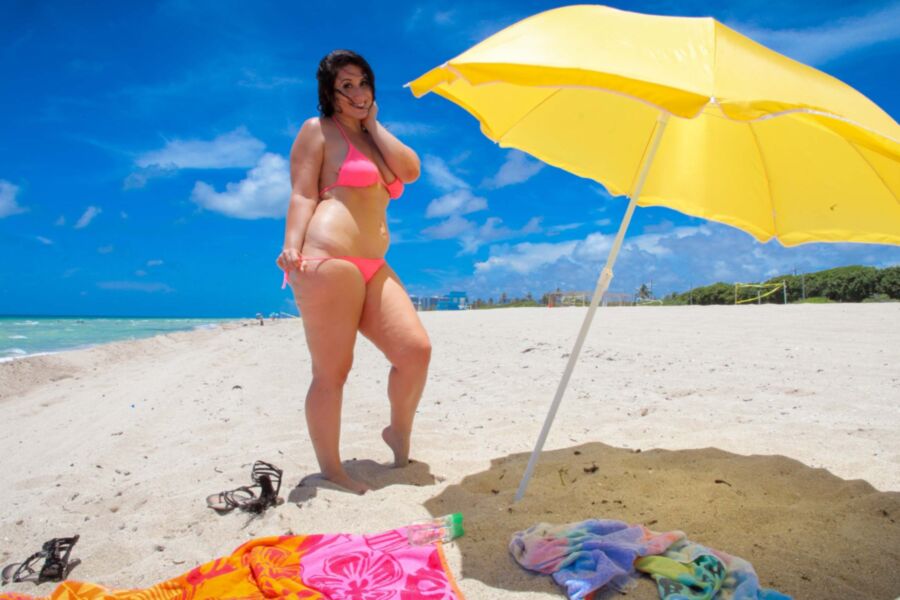 Free porn pics of Vanessa Blake - bright pink bikini private beach tease 3 of 120 pics