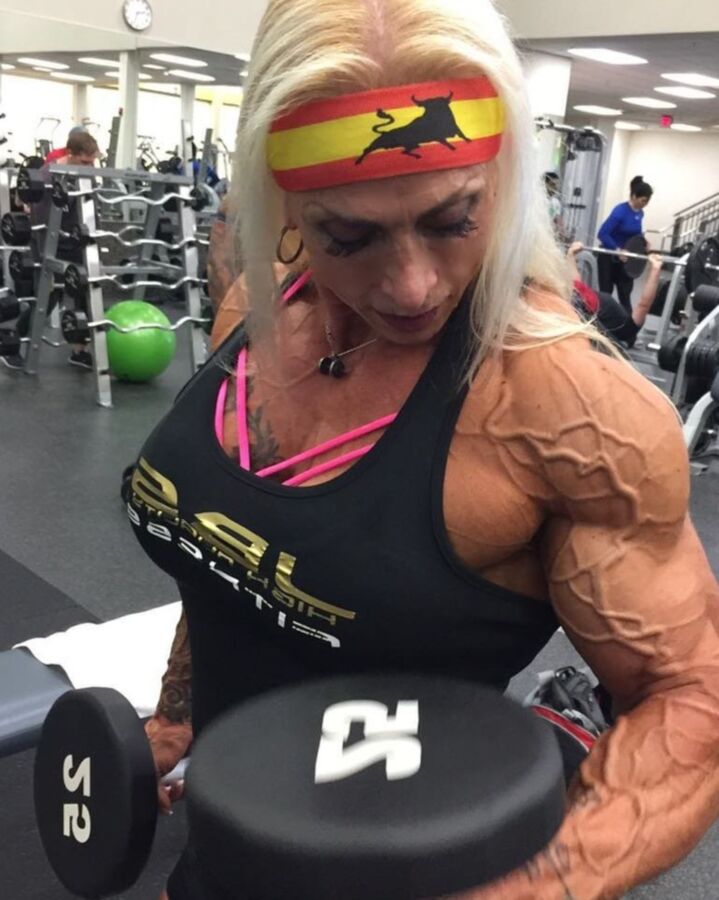 Free porn pics of Paloma Parra! Muscular Veiny Queen Goddess! 20 of 165 pics