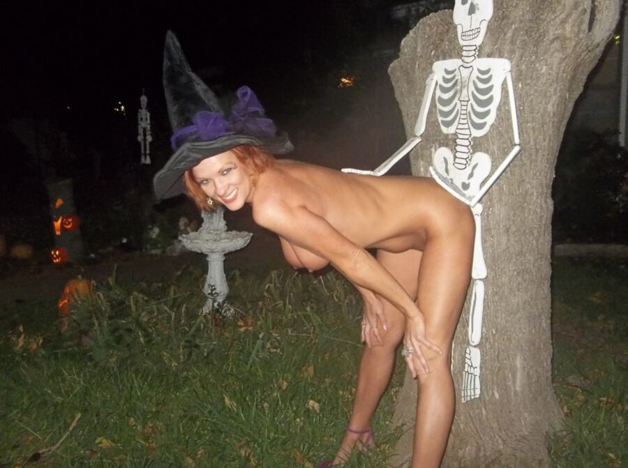 Free porn pics of Halloween 5 of 40 pics