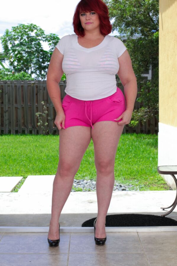 Free porn pics of Marcy Diamond - neon pink boy shorts bubble butt milf 2 of 301 pics