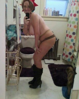 Free porn pics of Donna Mixed Pantyhose  1 of 21 pics