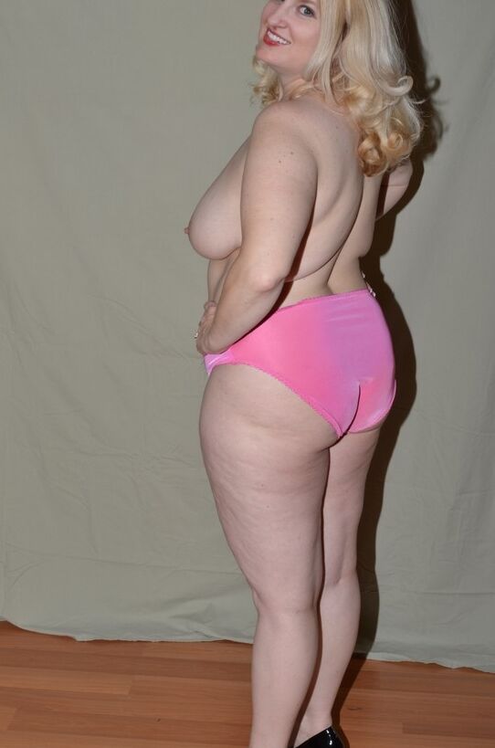 Free porn pics of Fat Blonde slut 3 of 7 pics