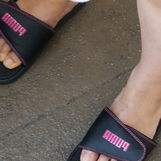 Free porn pics of Mature Asian candid feet 6 of 9 pics