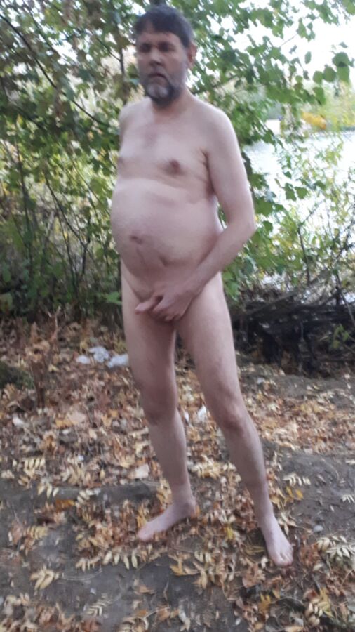 Free porn pics of Naked in a public park  10 of 17 pics