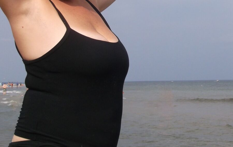 Free porn pics of Wife at the Beach 7 of 7 pics