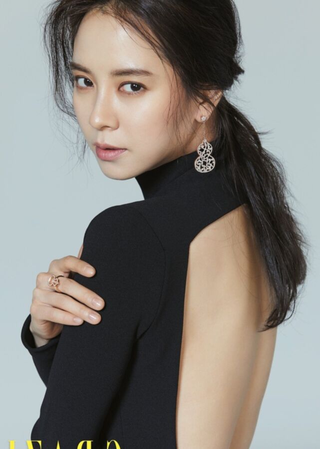 Free porn pics of Korean actress Song Ji-hyo 3 of 32 pics