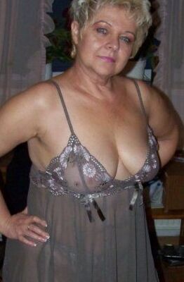 Free porn pics of Interesting mature not naked 4 of 5 pics