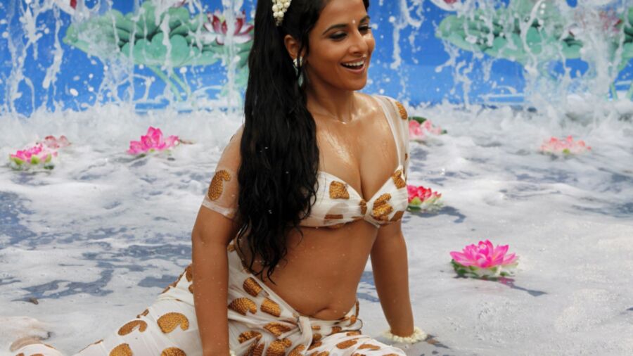 Free porn pics of Vidya Balan 9 of 12 pics