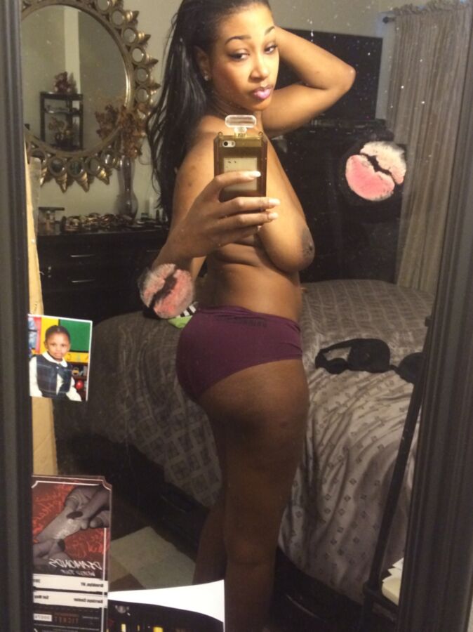 Free porn pics of Sexy Ebony Selfies Random 11 of 27 pics