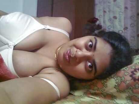 Free porn pics of LOVELY SOUTH INDIAN BITCH... 7 of 19 pics