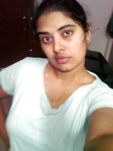 Free porn pics of LOVELY SOUTH INDIAN BITCH... 2 of 19 pics