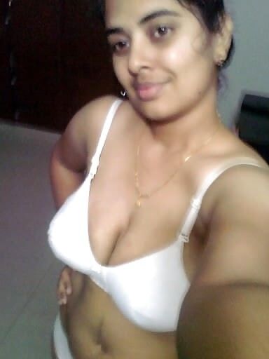 Free porn pics of LOVELY SOUTH INDIAN BITCH... 8 of 19 pics