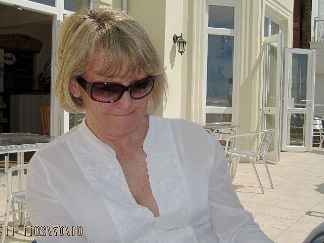 Free porn pics of Mature UK MILF Valerie Marie of Horsham shows all 3 of 28 pics