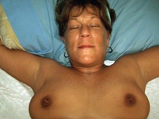 Free porn pics of Amateur Mature Whore that likes to suck and fuck 10 of 37 pics