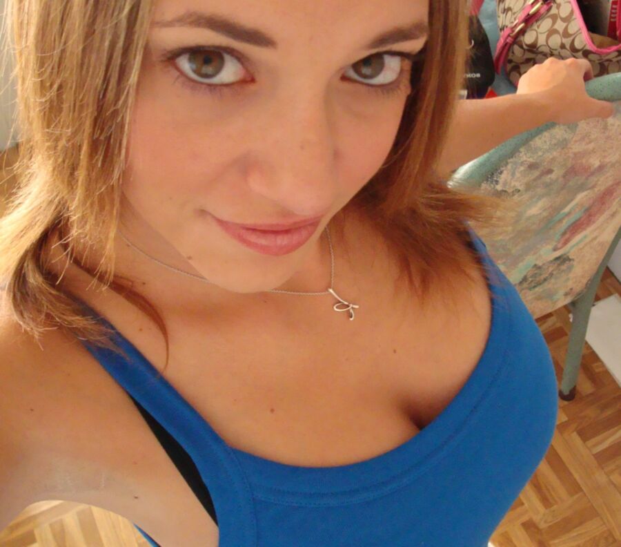 Free porn pics of Busty amateur hottie 17 of 47 pics